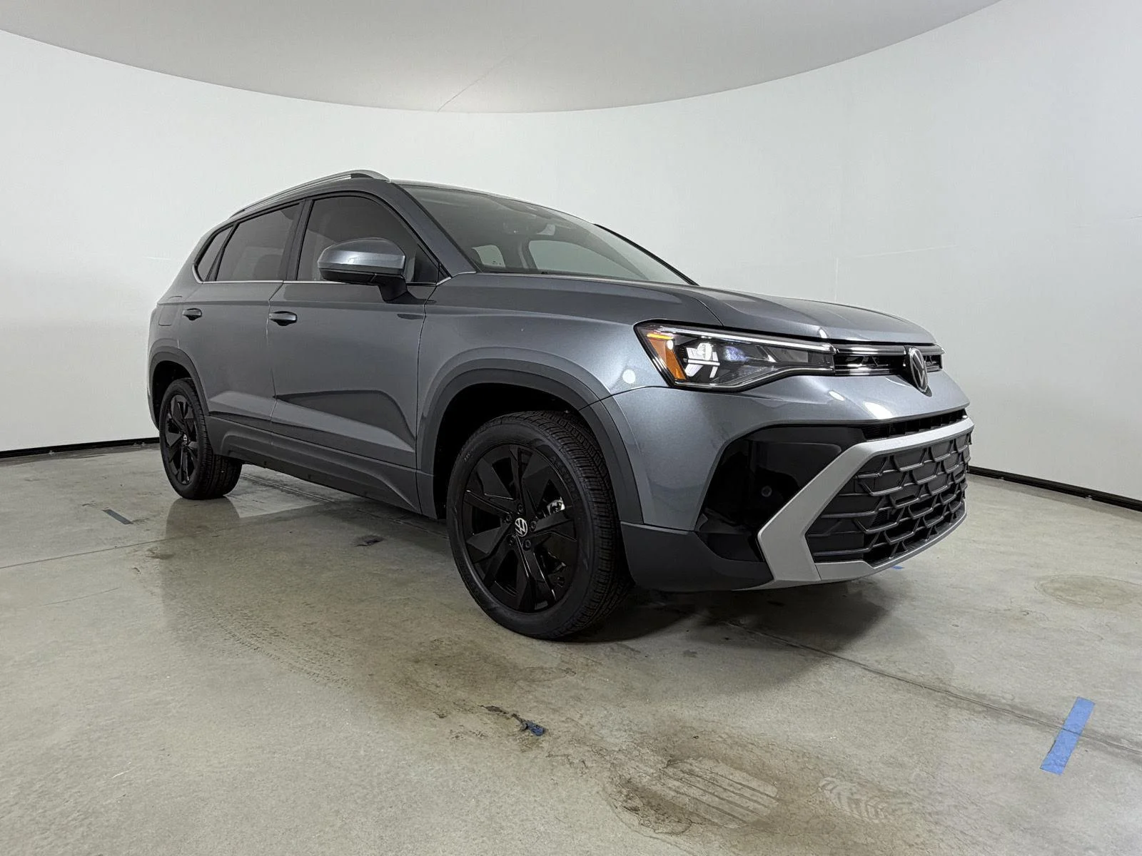 New 2026 GRAY Volkswagen SE image 3