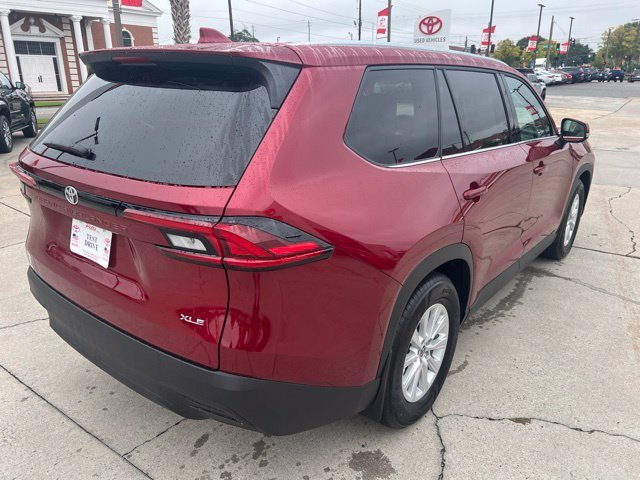New 2026 Ruby Flare Pearl <sup>1</sup> Toyota  XLE image 5