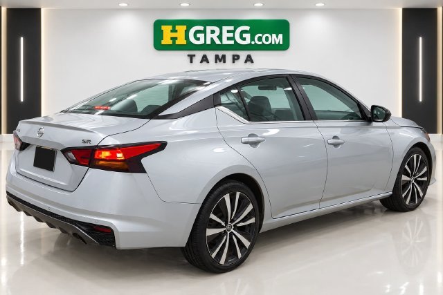 Used 2021 Brilliant Silver Metallic Nissan 2.5 SR image 4