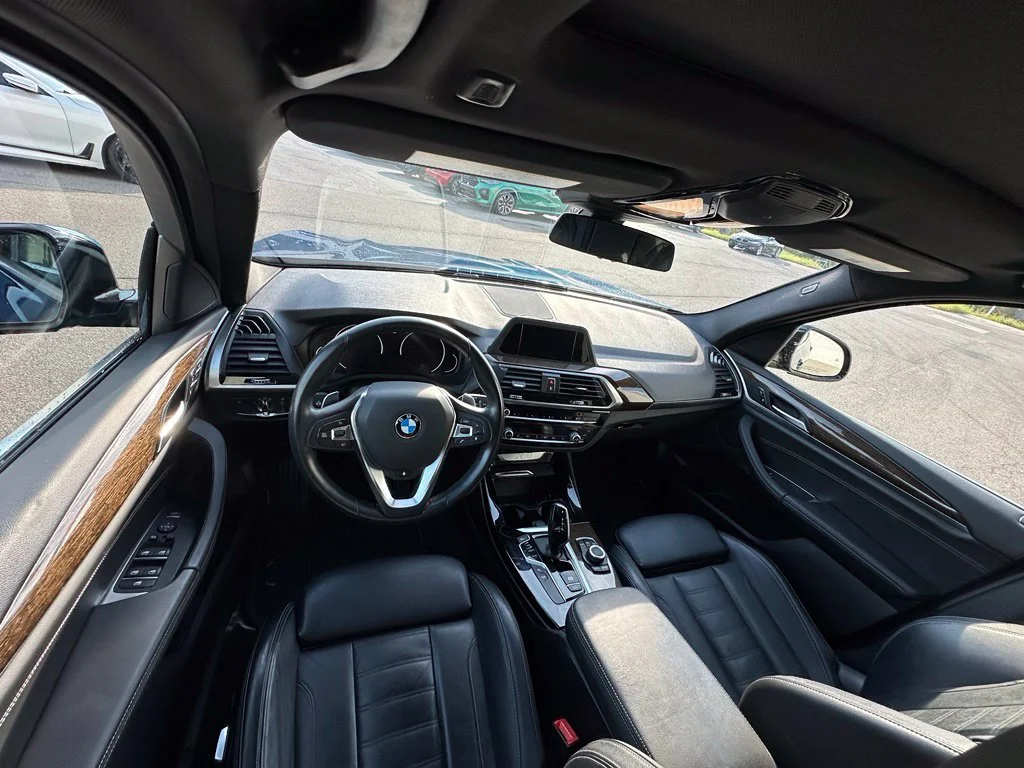 Used 2019 Blue Metallic BMW xDrive30i image 8