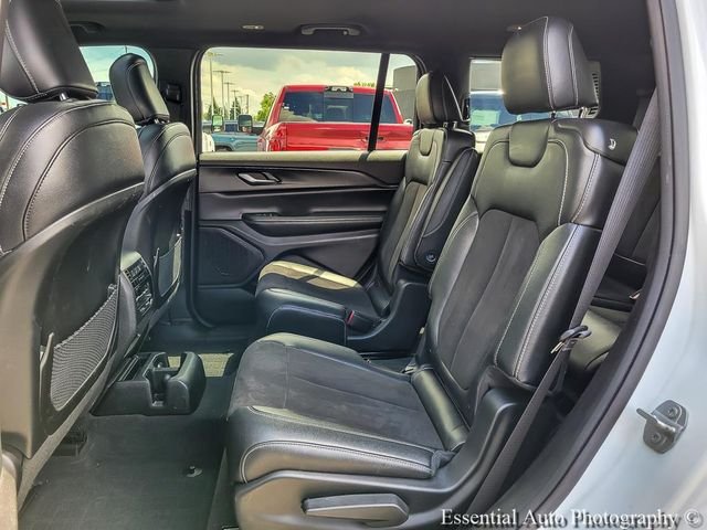 Used 2023 White/off-white Jeep Altitude image 11