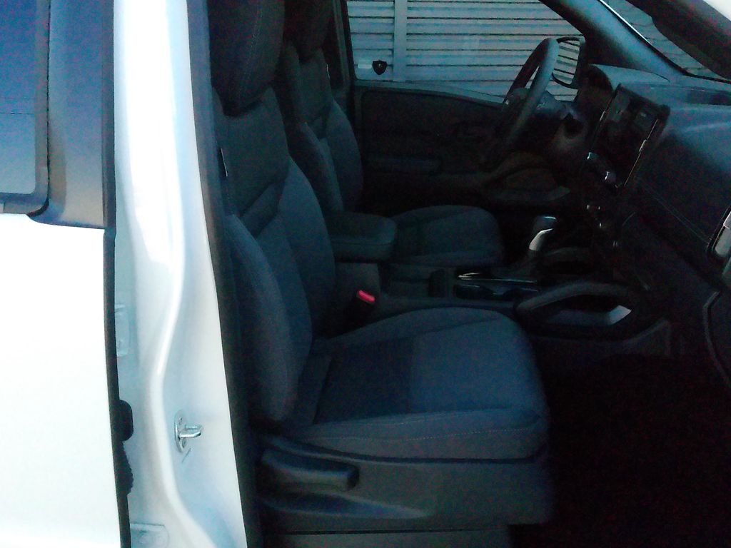 2026 Nissan Frontier SV - Photo 17