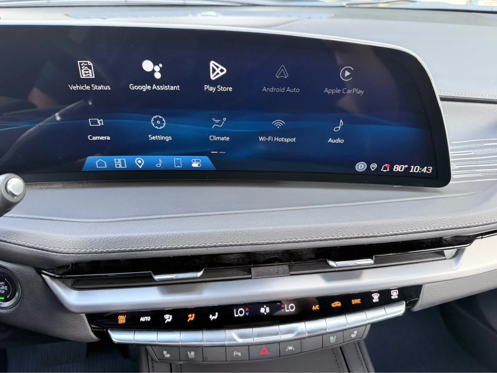 Used 2024 Argent Silver Metallic Cadillac Premium Luxury image 18
