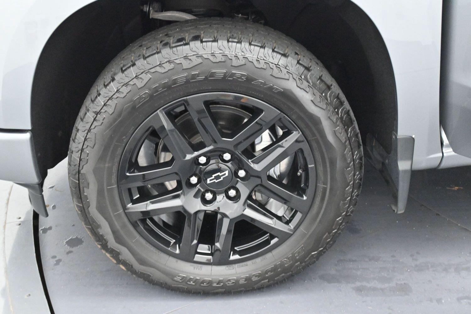 Used 2025 Sterling Gray Metallic Chevrolet Custom image 33