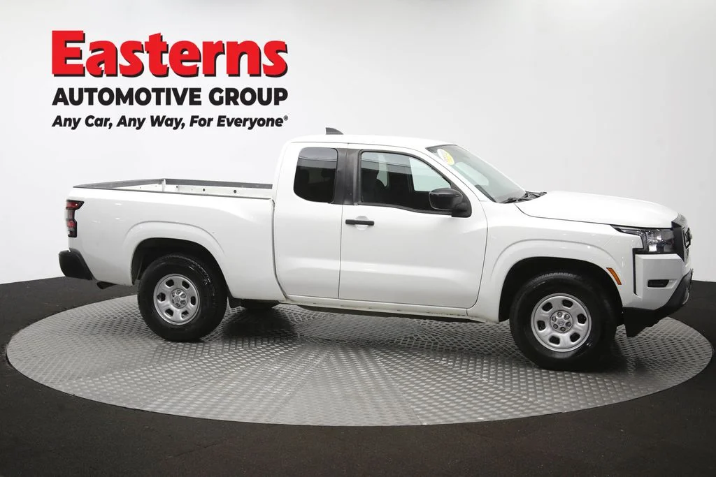 Used 2022 White Nissan S image 47