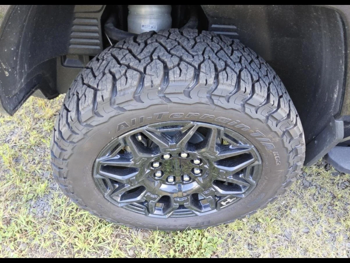 Used 2024 Void Black GMC 2X image 21