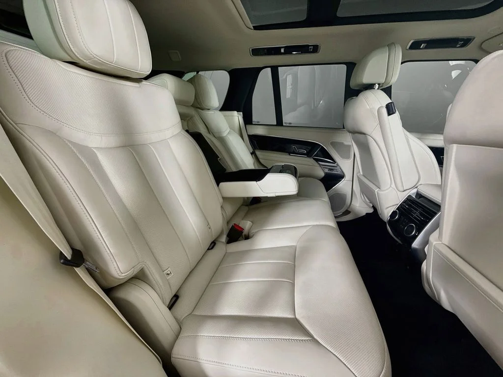 Used 2025 Gold Land Rover SE image 28