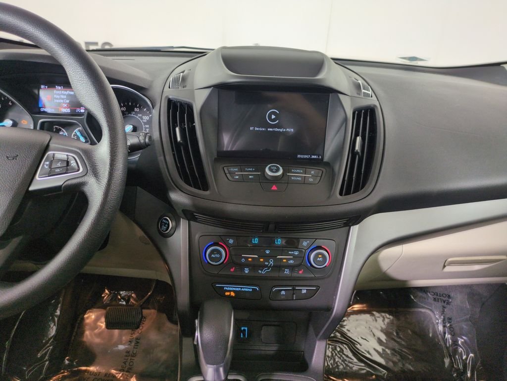 Used 2019 Ruby Red Metallic Ford SE image 17