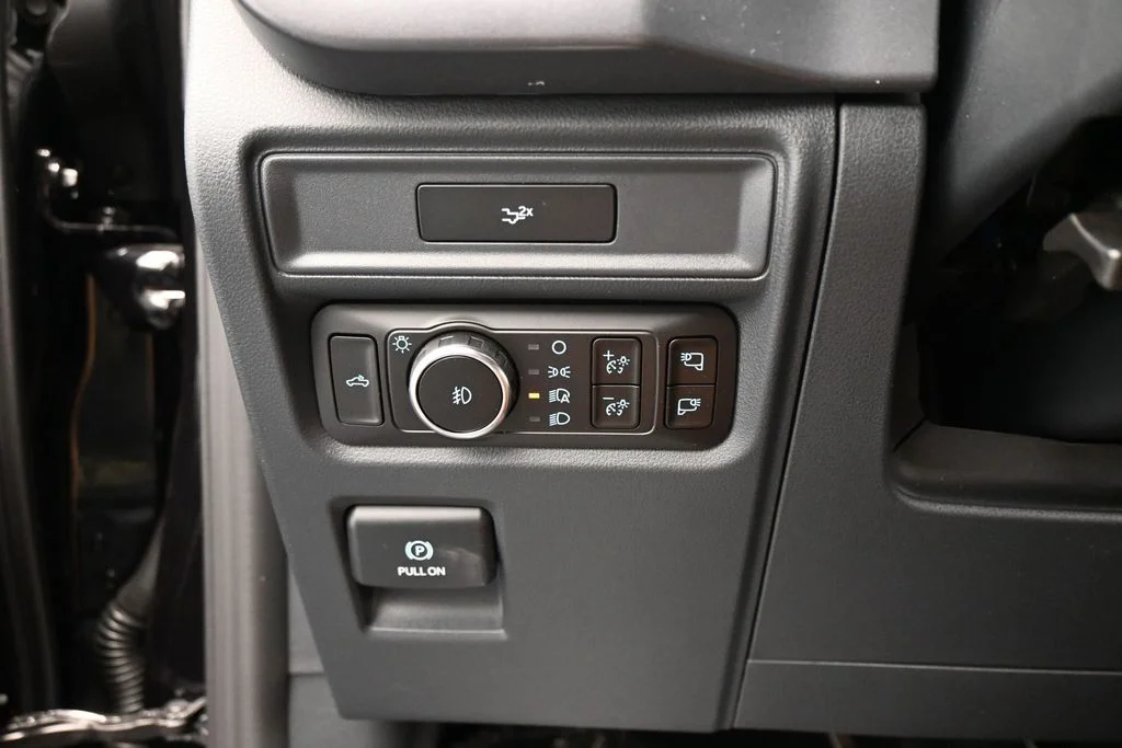 New 2026 Agate Black Metallic Ford XLT image 13