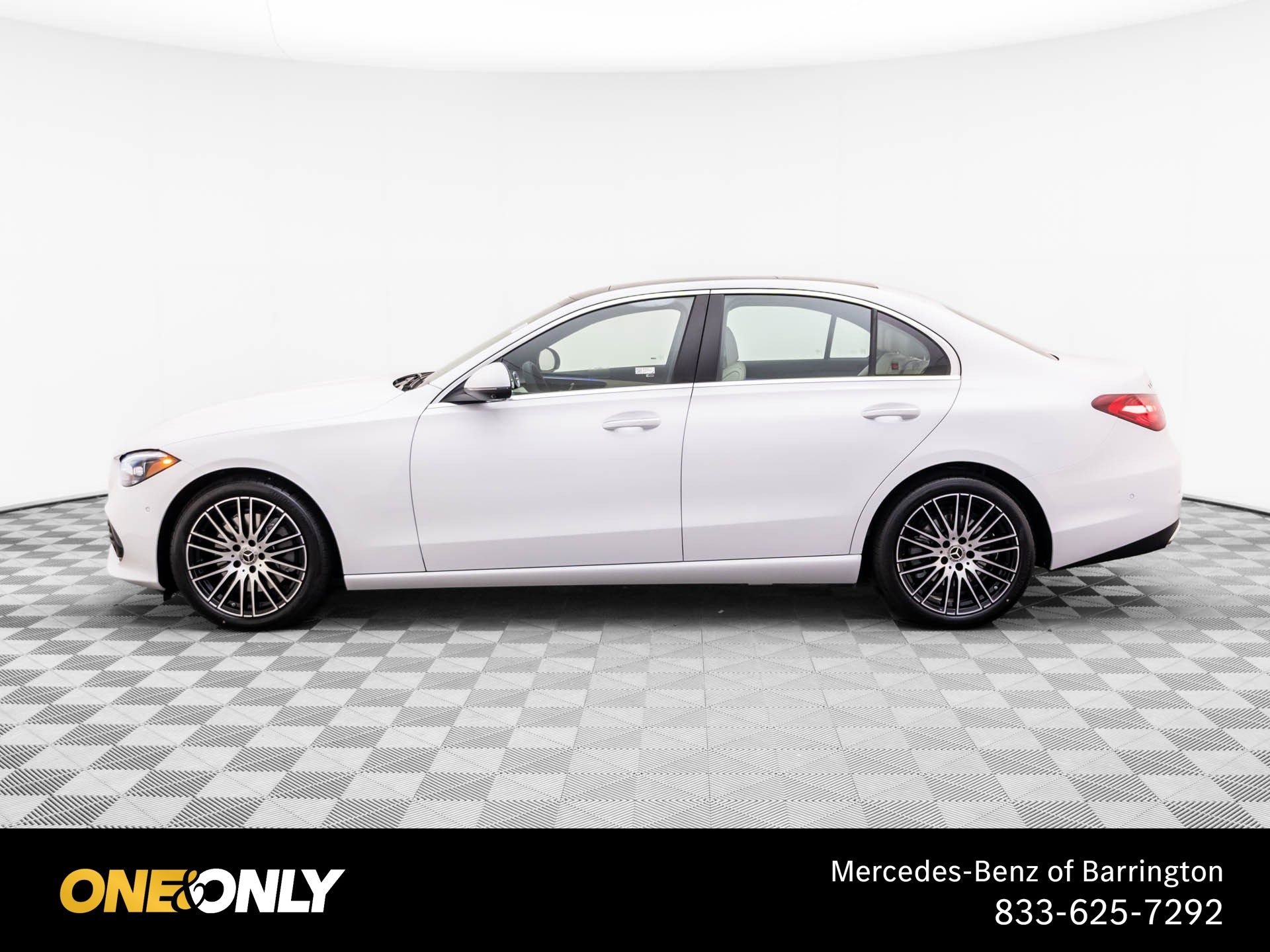New 2026 MANUFAKTUR Moonlight White Metallic Mercedes-Benz C 300 image 2