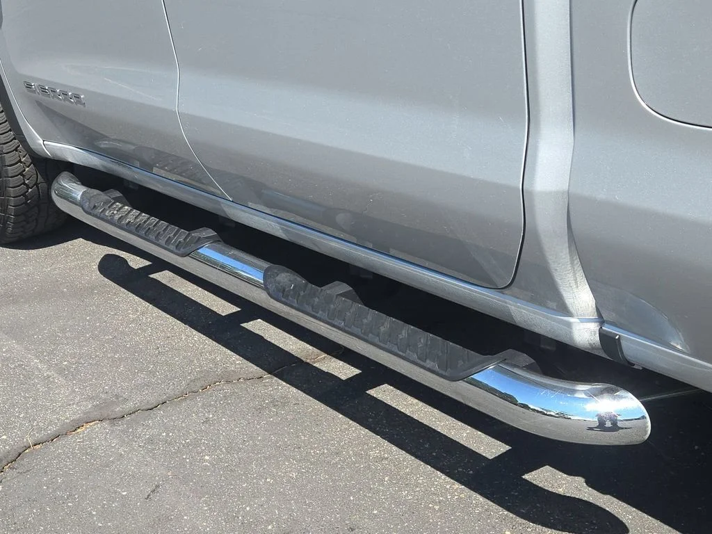 Used 2021 Gray GMC SLE image 45