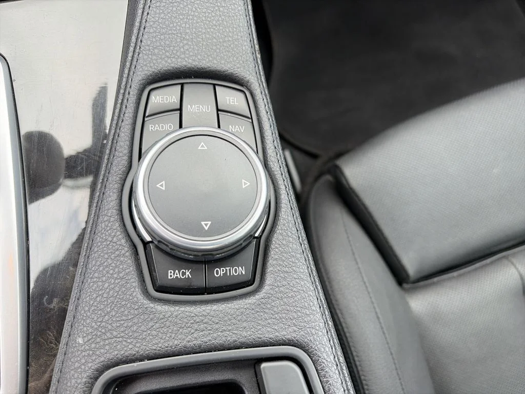 Used 2015 White BMW 640i image 28