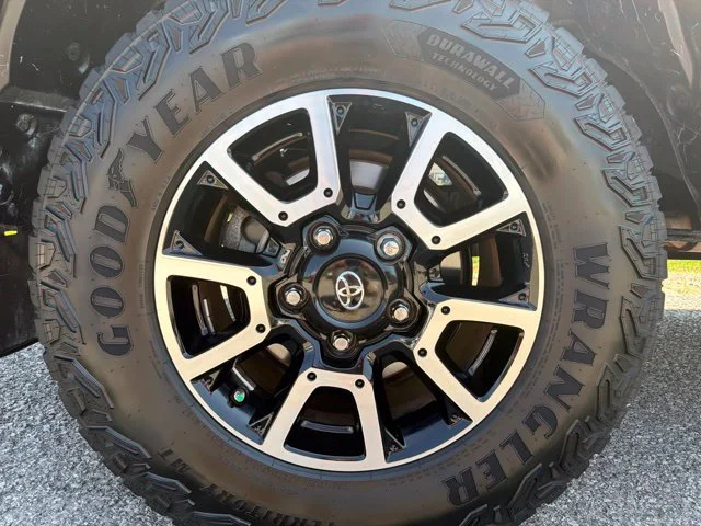 Used 2019 Black Toyota SR5 image 12
