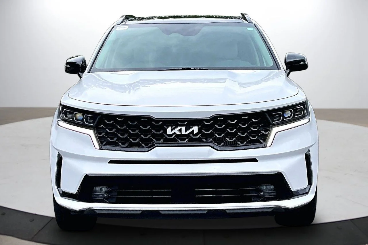 Certified Used 2022 White Kia SX image 3