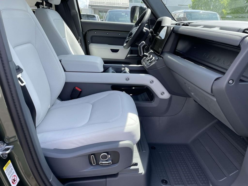 New 2026 Woolstone Green Land Rover S image 22