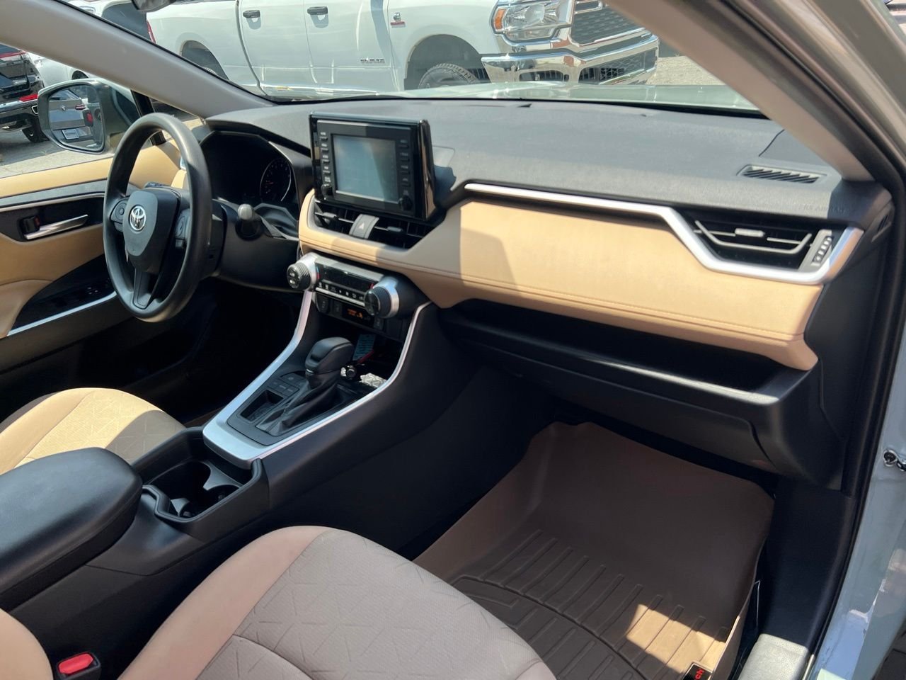 Used 2019 Gray Toyota XLE image 27