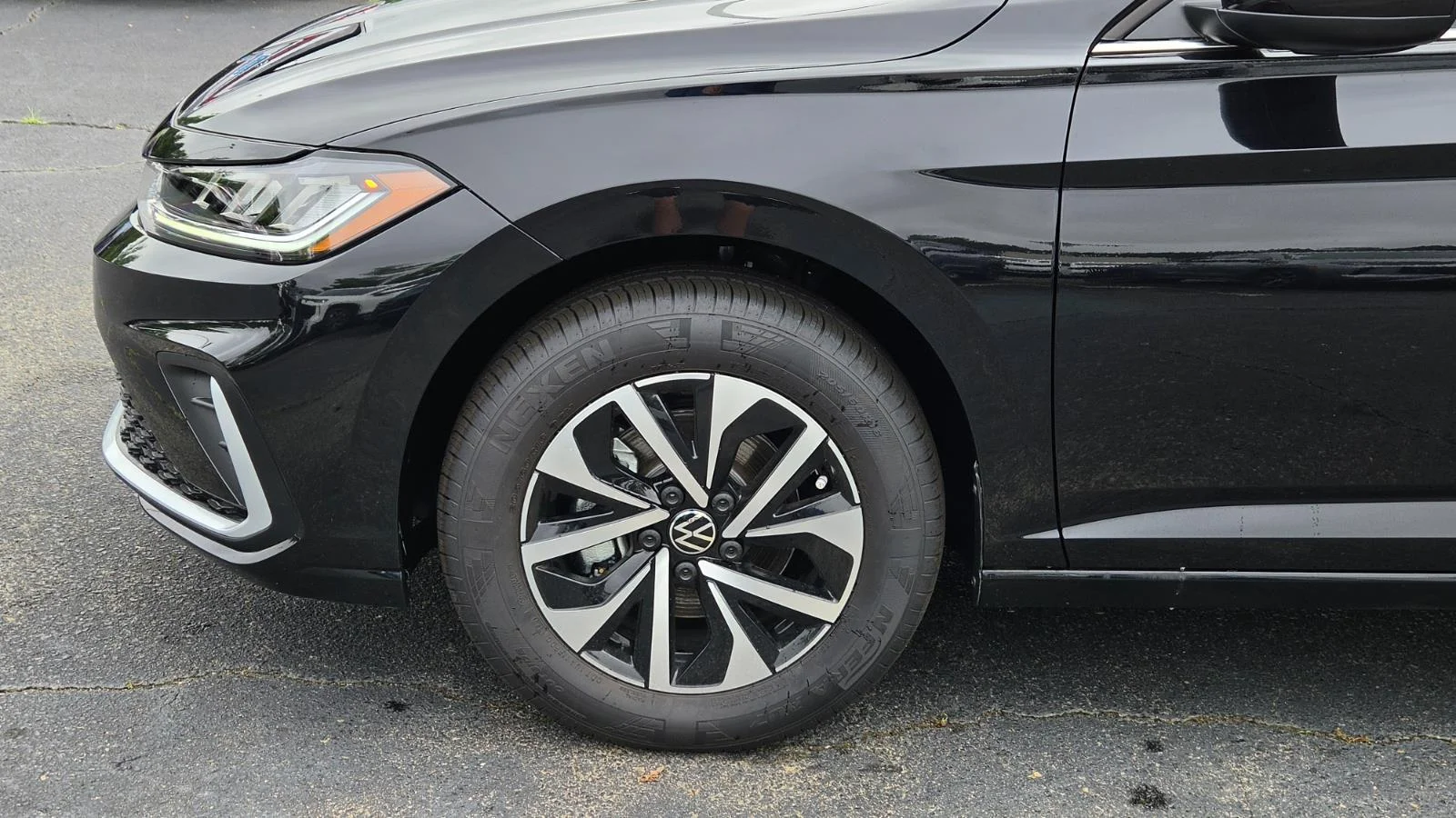 New 2026 Deep Black Pearl Volkswagen S image 13