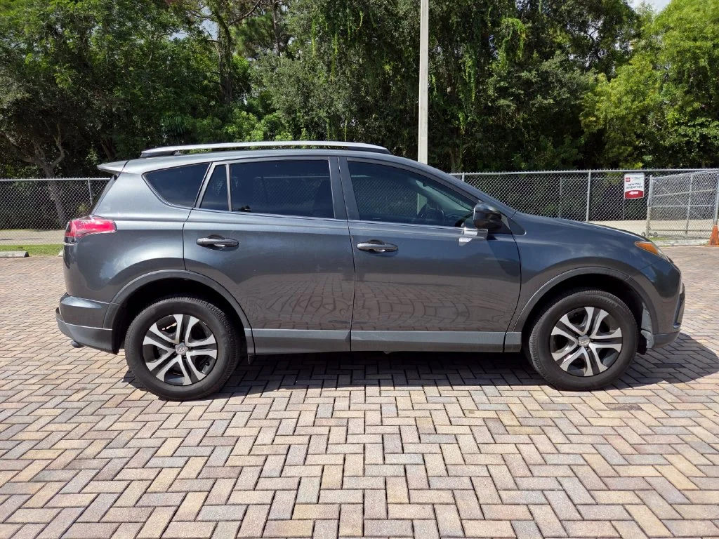 Used 2016 Gray Toyota LE image 12