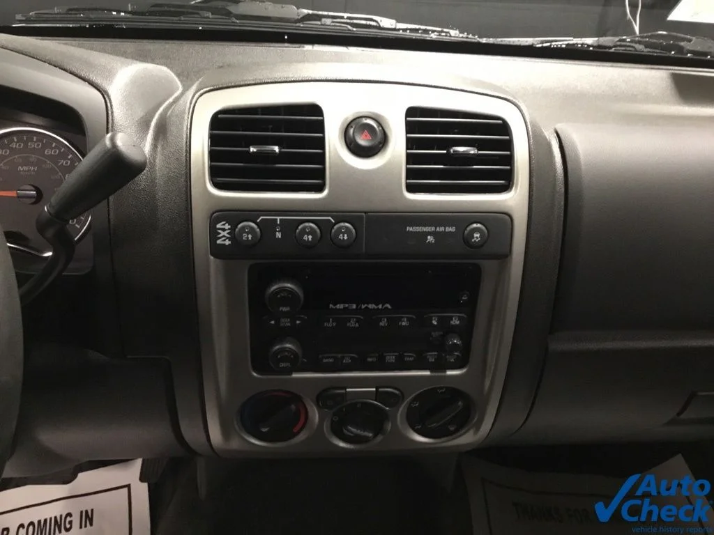 Used 2011 Black Chevrolet 1LT image 34