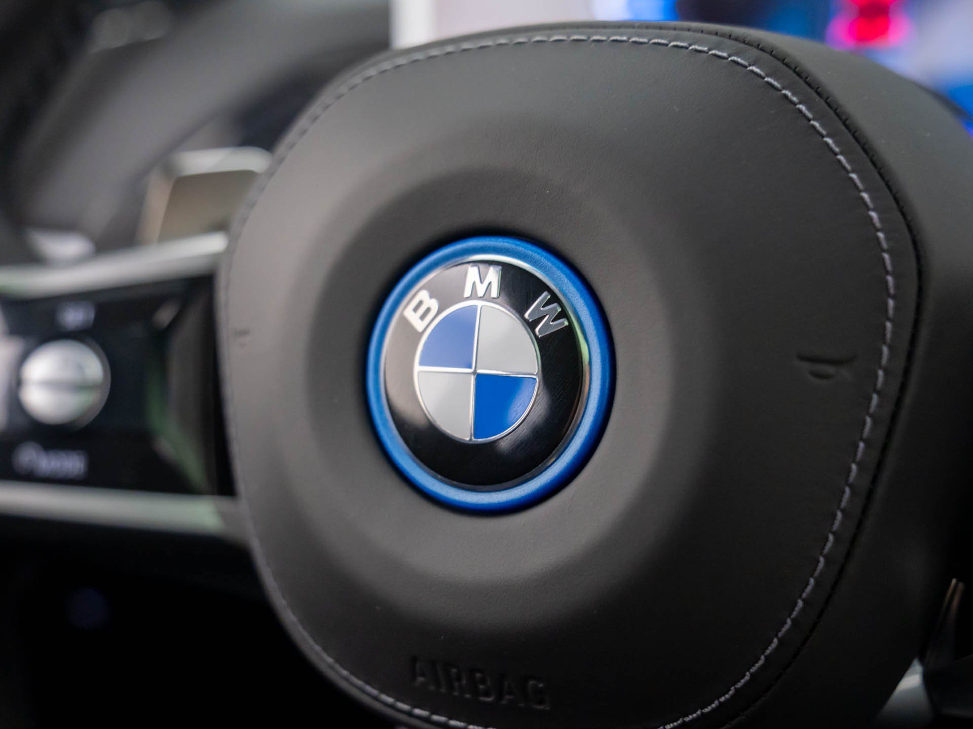 Certified Used 2026 Tanzanite Blue II Metallic BMW 750e xDrive image 29