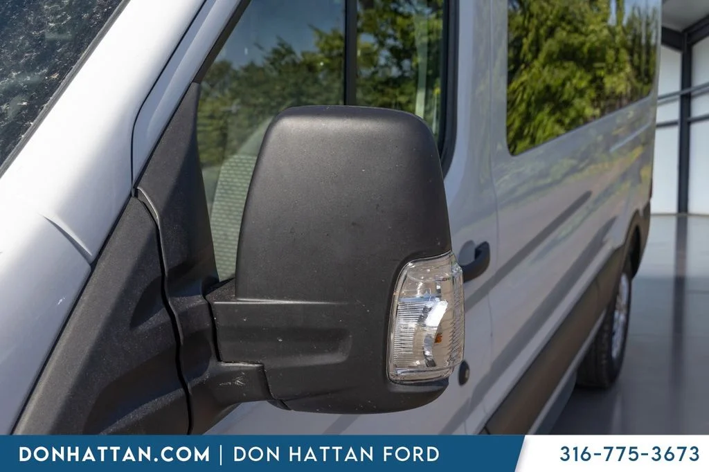 New 2026 Oxford White Ford Passenger Van XLT image 34