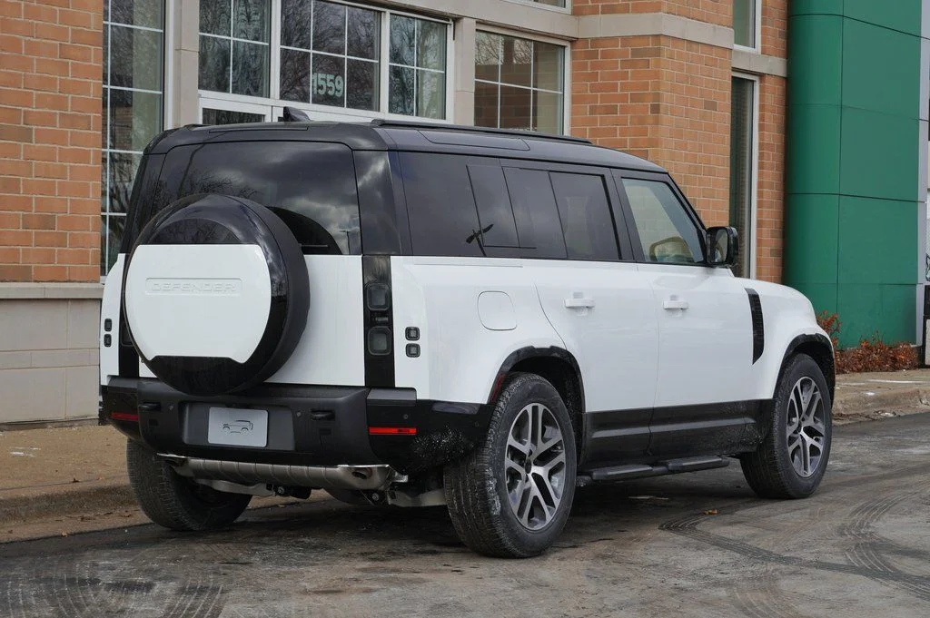 Certified Used 2026 White Land Rover X-Dynamic SE image 7