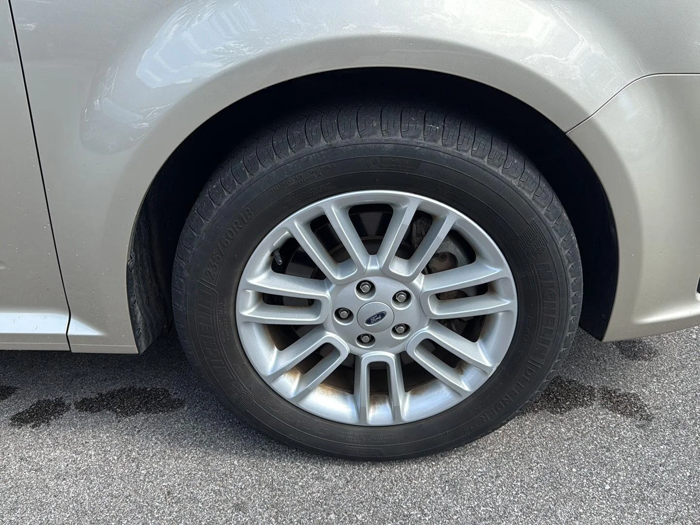 Used 2018 White Gold Ford SEL image 17