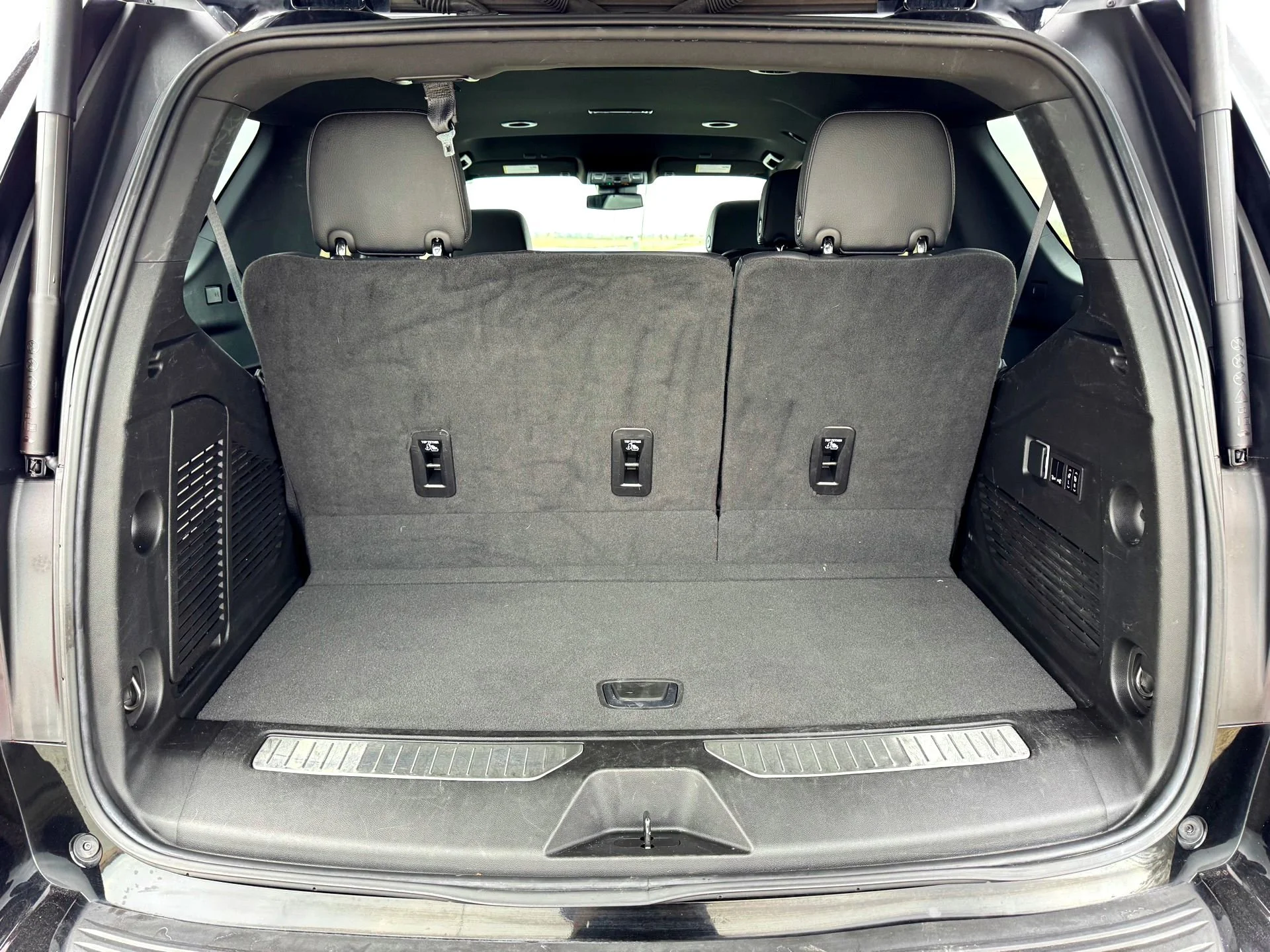 Used 2024 Onyx Black GMC Denali image 8