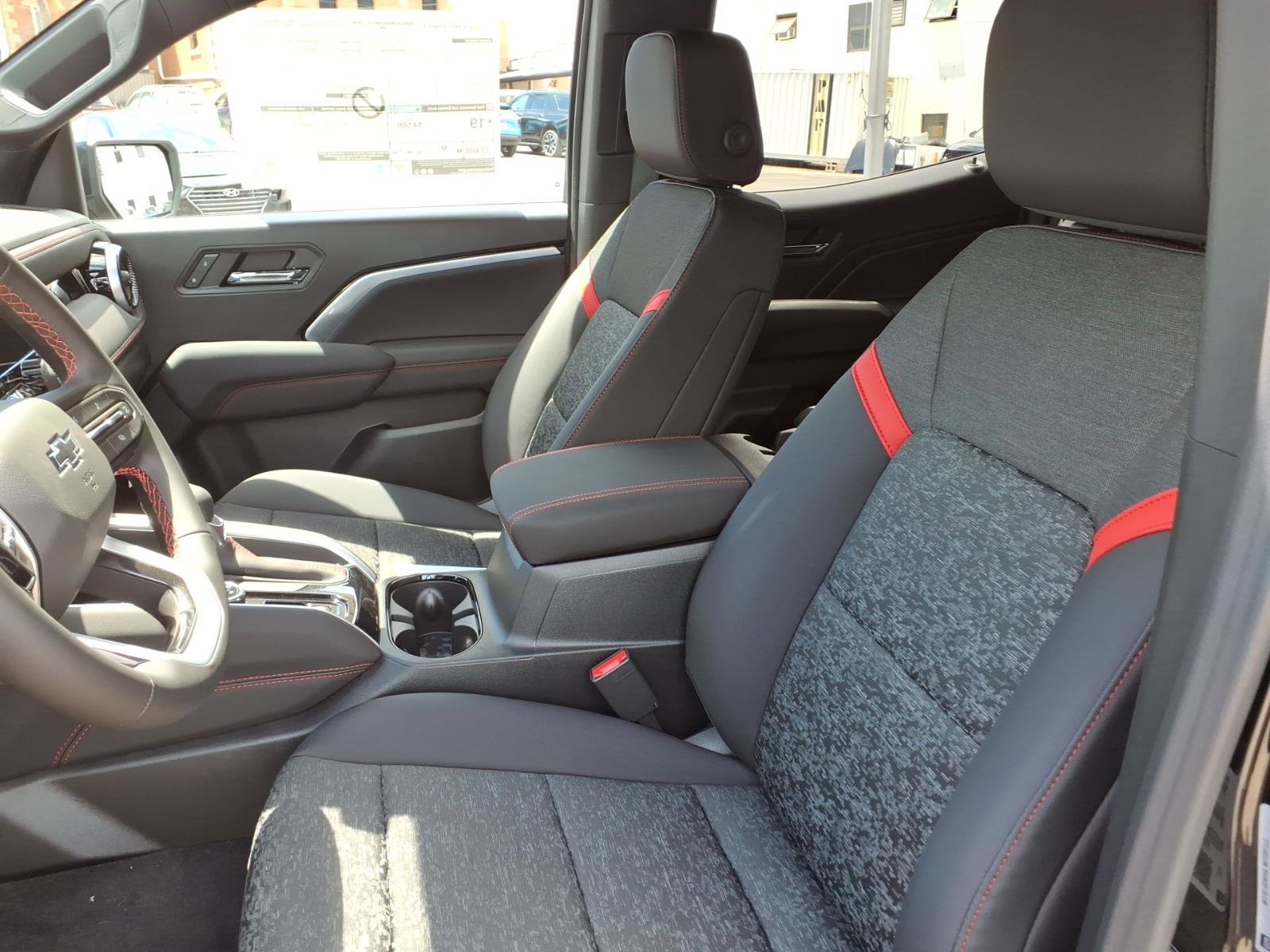 2026 Chevrolet Colorado Z71 - Photo 5