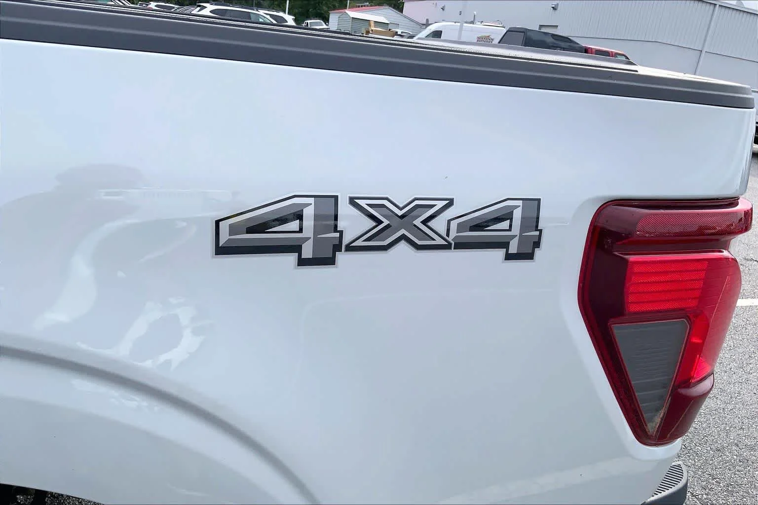 Used 2024 Avalanche Ford XLT image 10