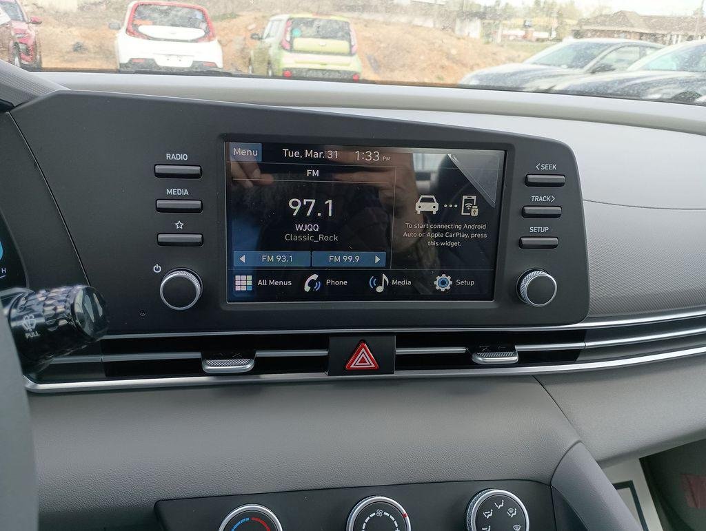 New 2026 White Hyundai SE image 22