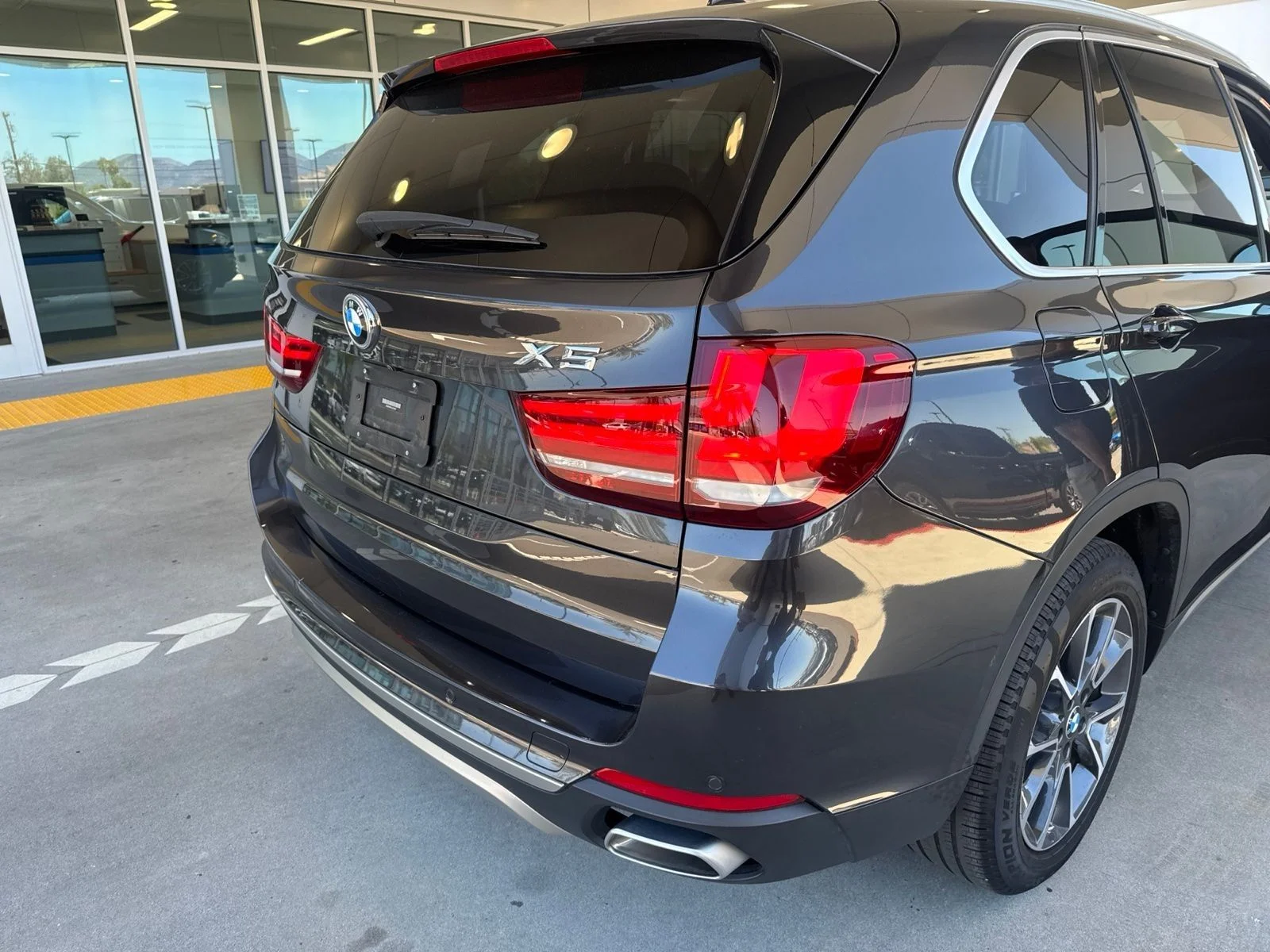 Used 2018 Gray BMW xDrive35i image 4