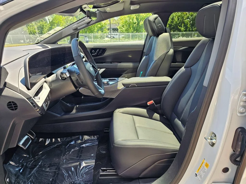 New 2026 Vibrant White Tricoat Cadillac Sport image 20
