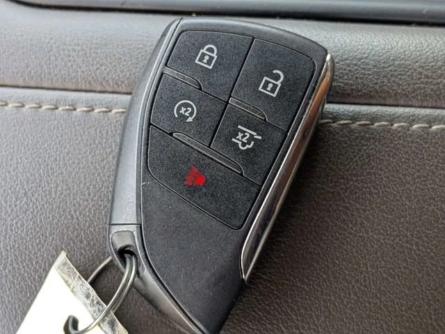 Used 2022 Summit White GMC SLE image 27