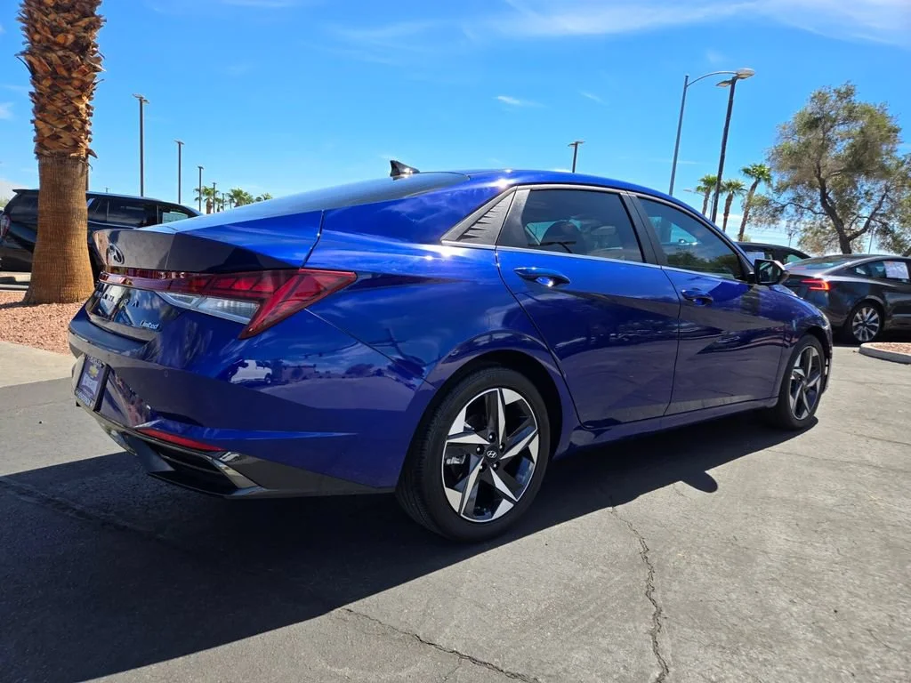 Used 2022 Intense Blue Hyundai Limited image 6