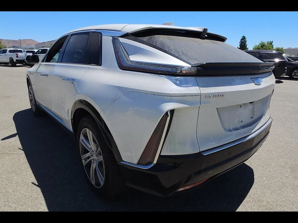 Used 2024 Crystal White Tricoat Cadillac Tech image 7