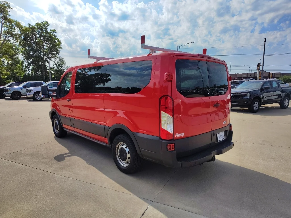 Used 2016 Race Red Ford Base image 7