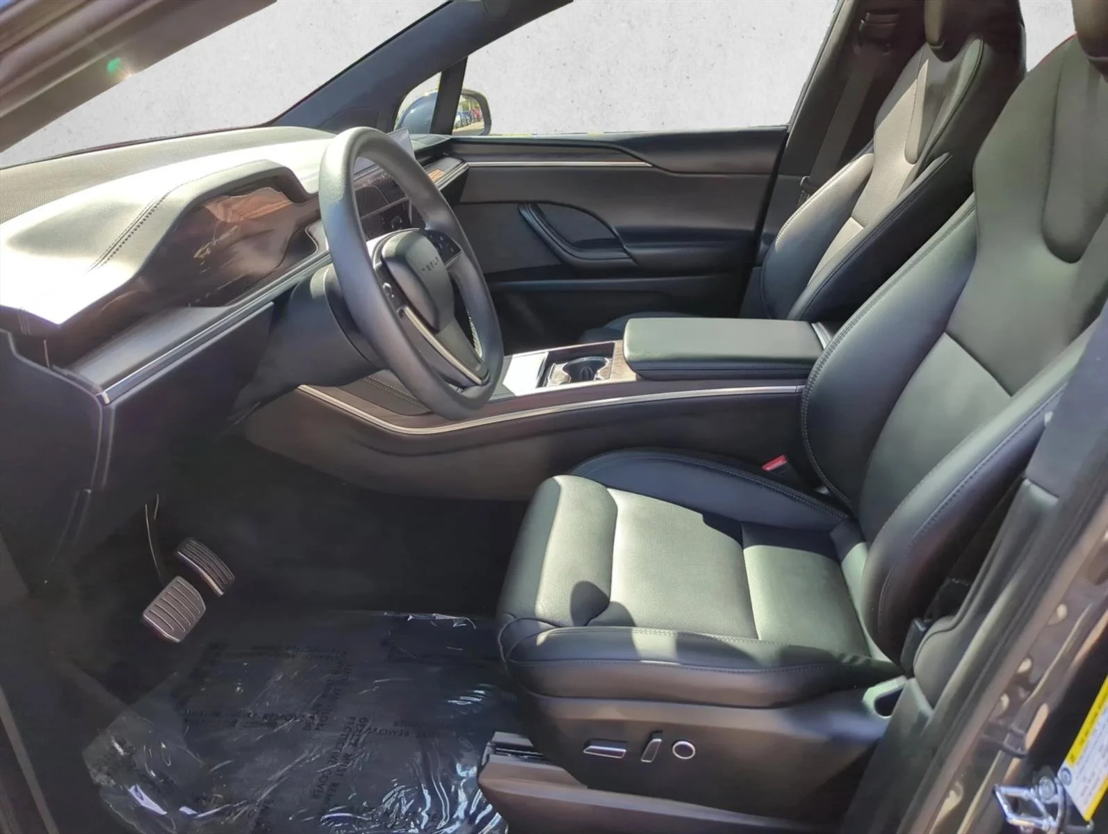 Used 2024 Gray Tesla  image 9