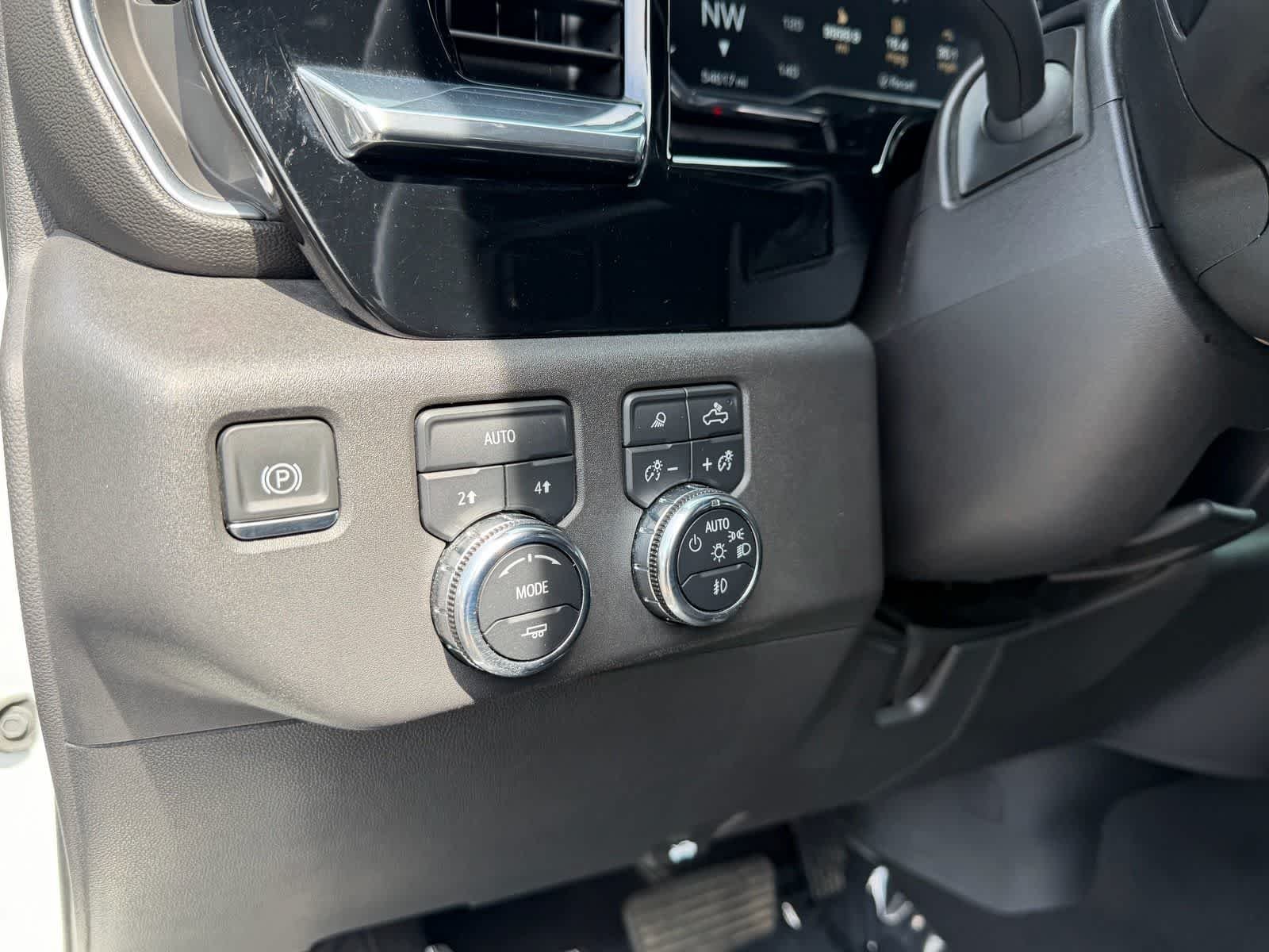 2024 GMC Sierra 1500 SLT - Photo 23