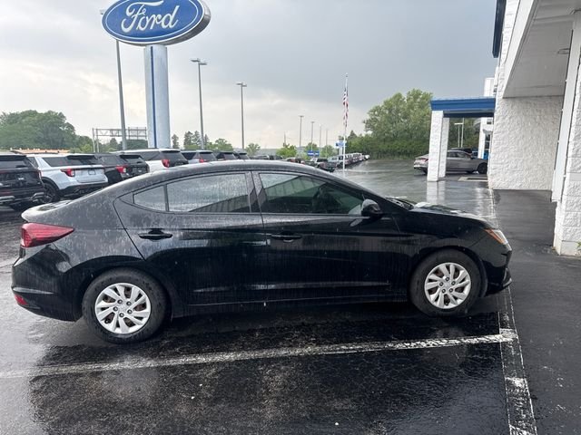Used 2020 Phantom Black Hyundai SE image 5