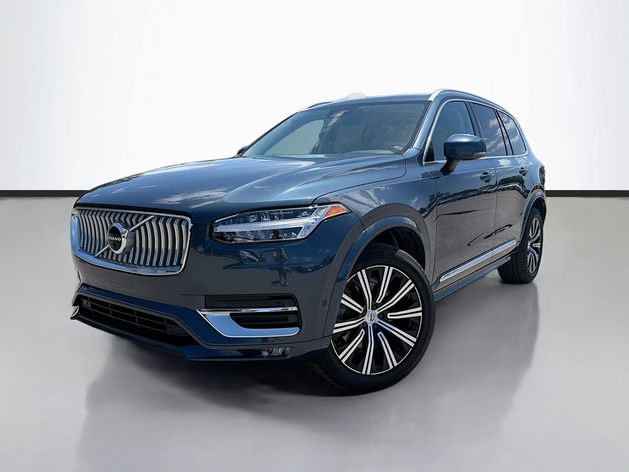 2023 Volvo XC90 B6 Plus 7-Seater 4WD's photo