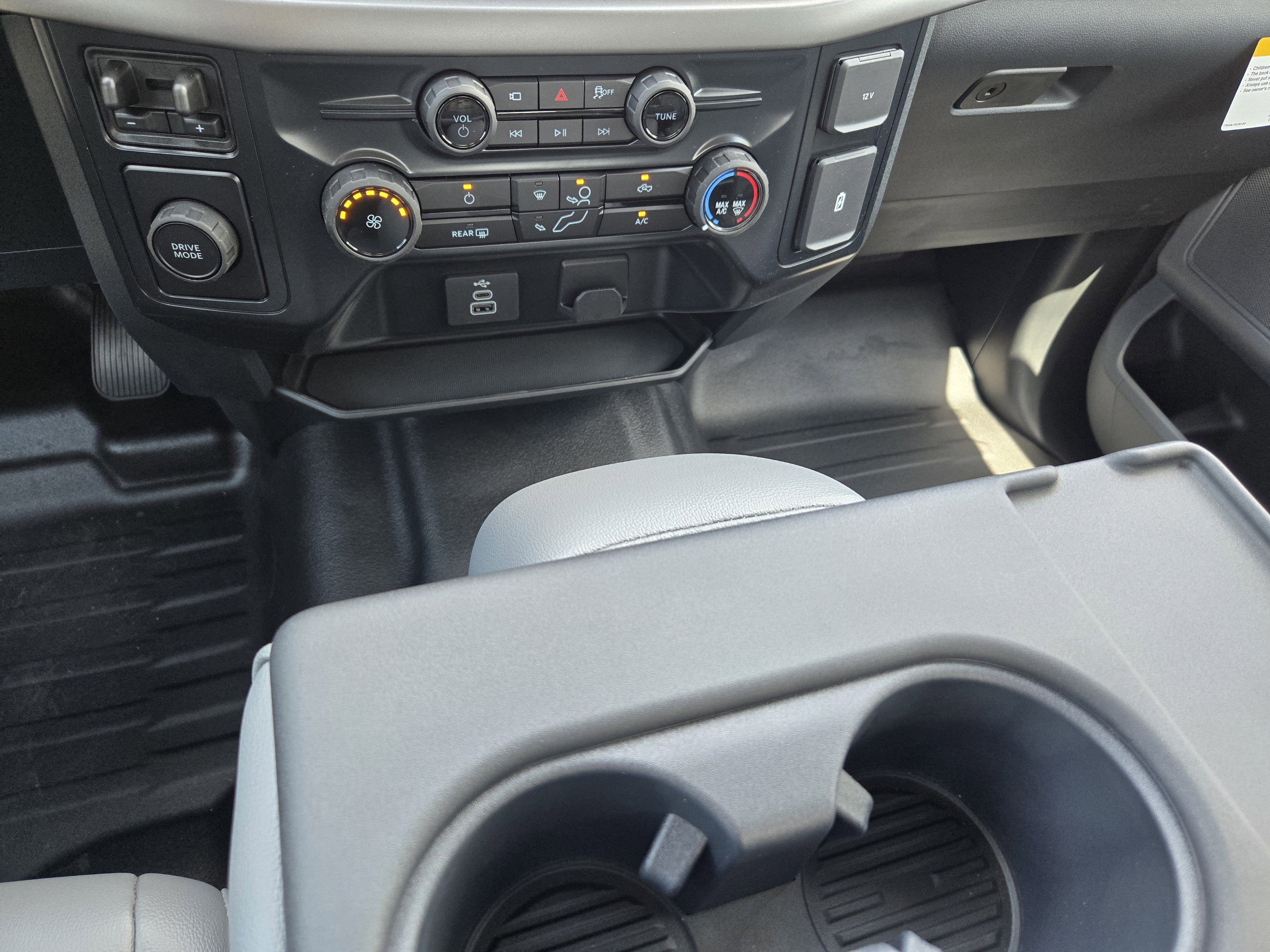 New 2026 Oxford White Ford XL image 14