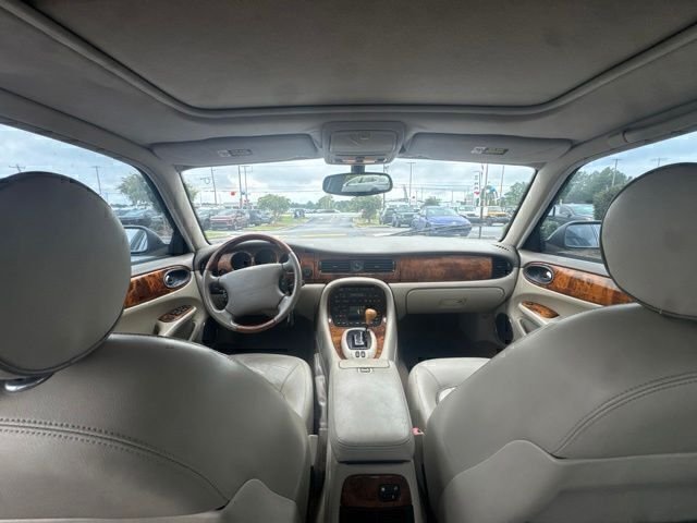 Used 2003  Jaguar Base image 19