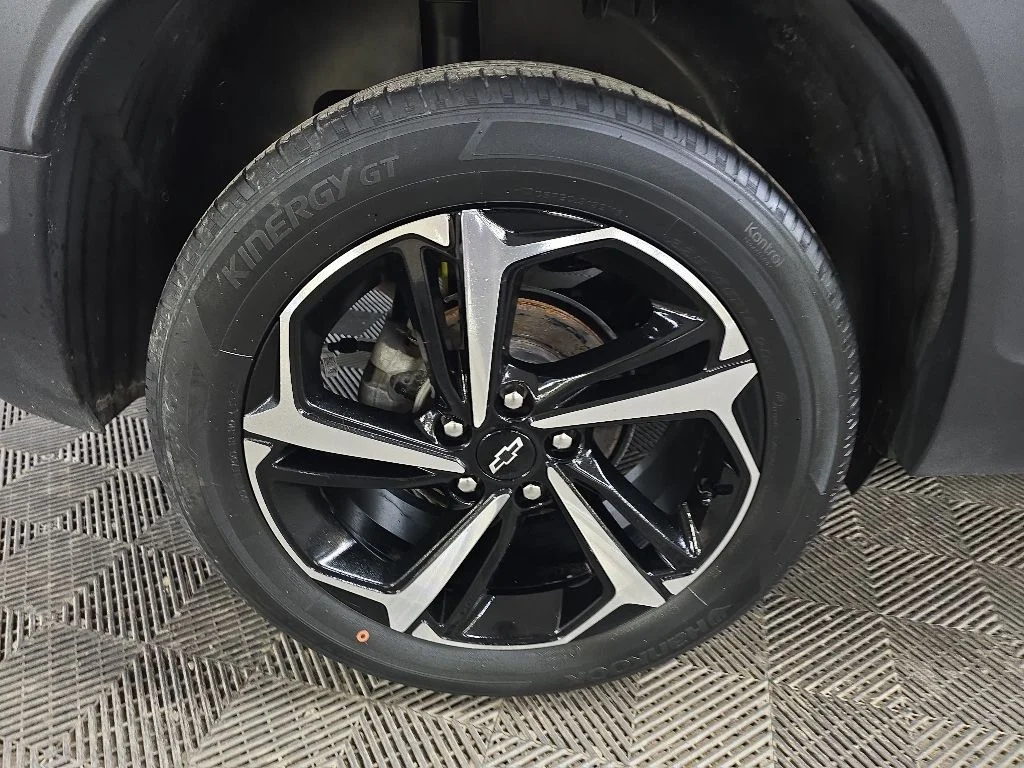 Used 2022 Black Chevrolet RS image 13