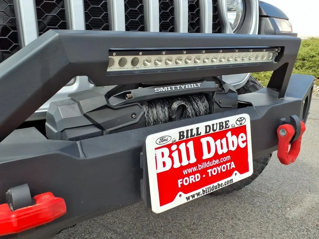 Used 2023 Silver Jeep Rubicon image 8