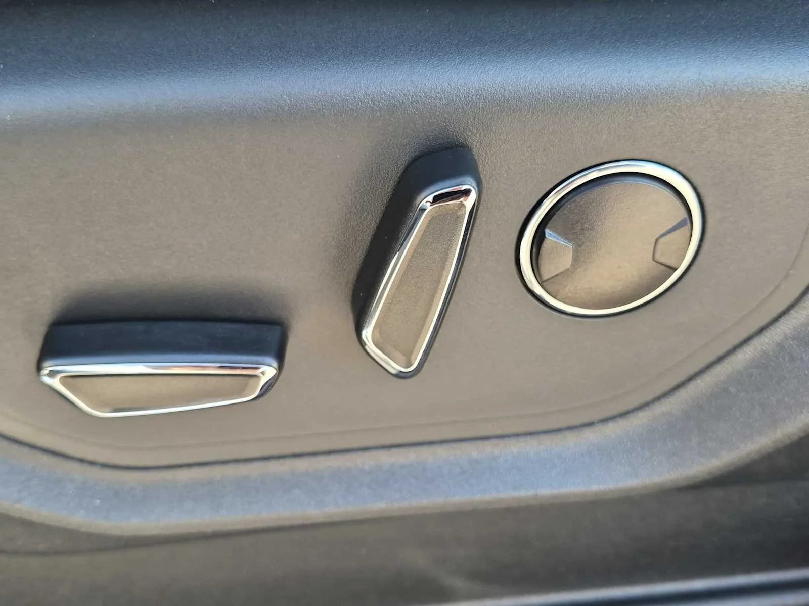 Used 2023 Stone Blue Metallic Ford Limited image 16