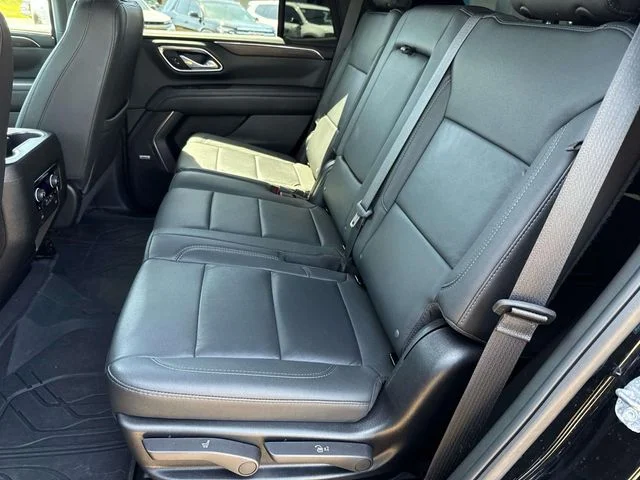 Used 2024 Black Chevrolet Z71 image 29