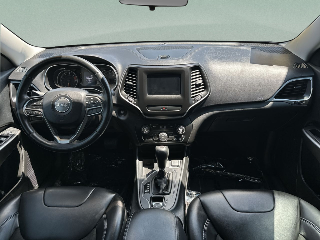 Used 2019 Black Jeep Latitude Plus image 25