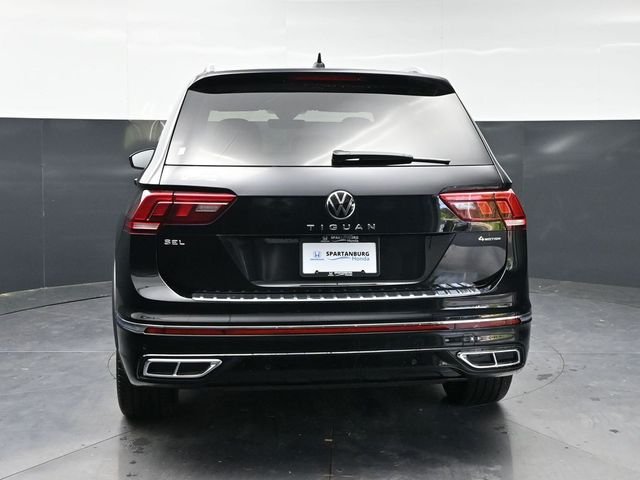 Used 2024 Deep Black Pearl Volkswagen 2.0T SEL R-Line image 6