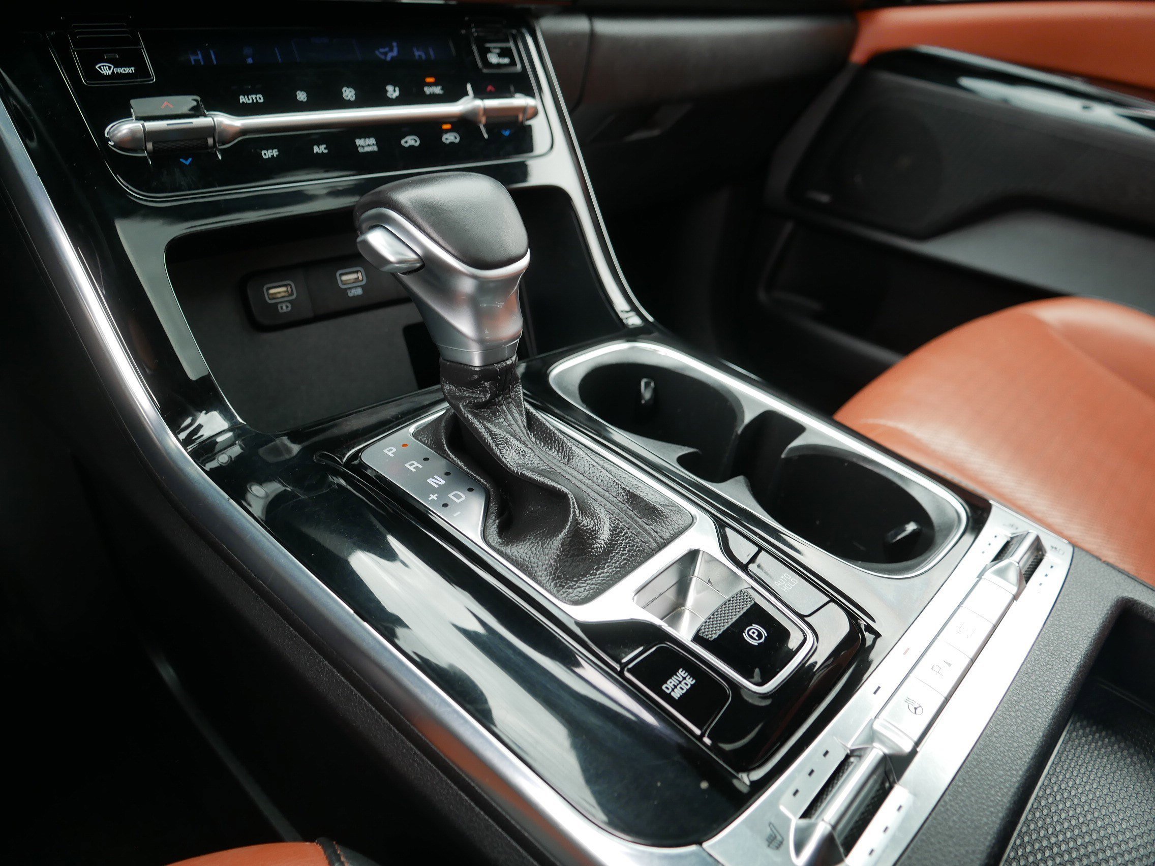 Certified Used 2022 Ceramic Silver Kia SX Prestige image 24